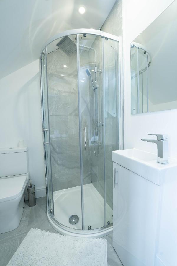 Entire Modern Home With Private Parking For 6/8 Persons Worksop Exterior foto