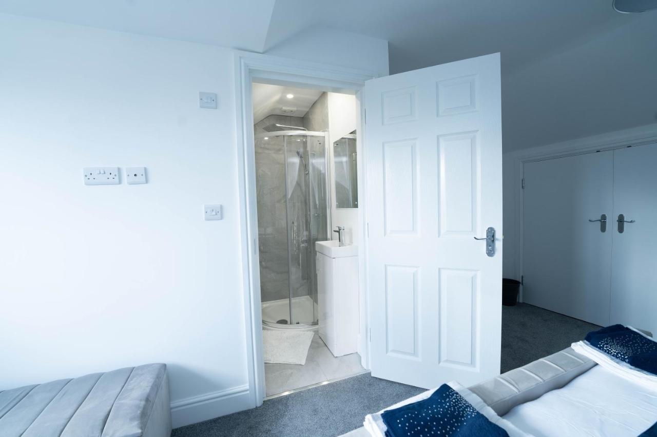 Entire Modern Home With Private Parking For 6/8 Persons Worksop Exterior foto